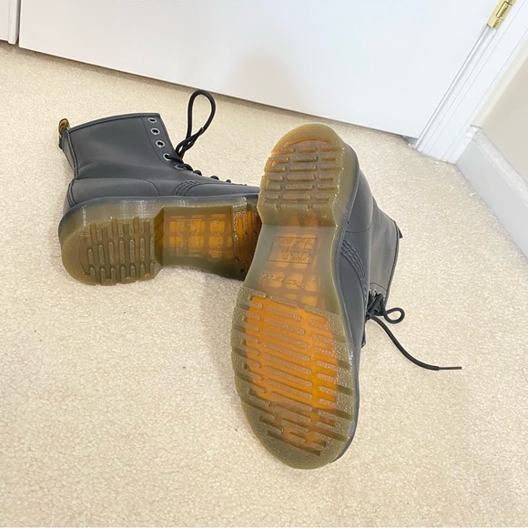 Brand new Dr. Martens 1460 black leather laced up boots size 6 - Picture 3 of 5